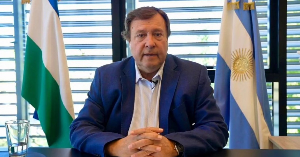 El gobernador de Río Negro remarcó la prohibición absoluta de encender fuego, pidió denunciar conductas irresponsables y alertó que una chispa puede desatar una tragedia irreversible.